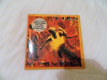 CD single Ini Kamozé « Here comes the hotstepper »