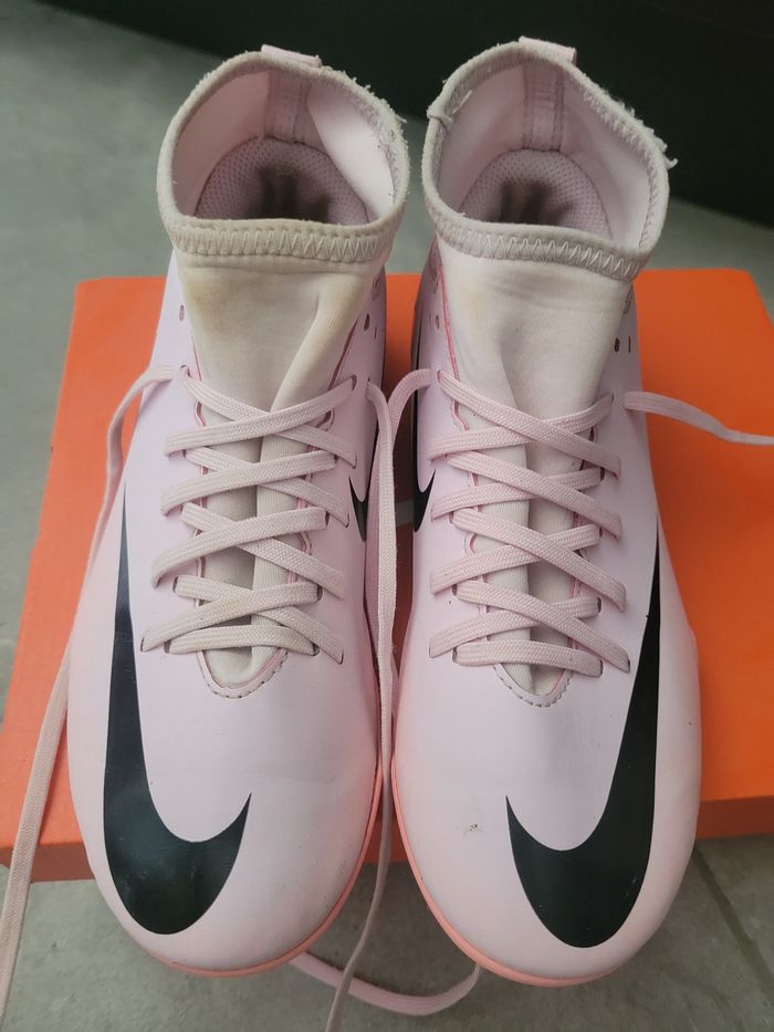 Chaussures de foot Nike T.36 - photo numéro 2
