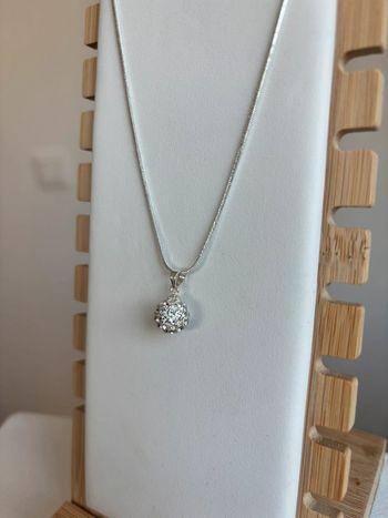 Collier neuf