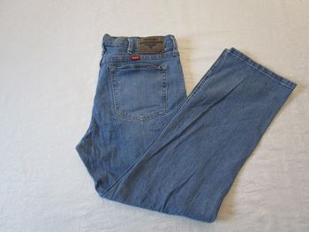 Jean homme Wrangler coupe droite straight taille 44 W34 L29 Bleu (J271)