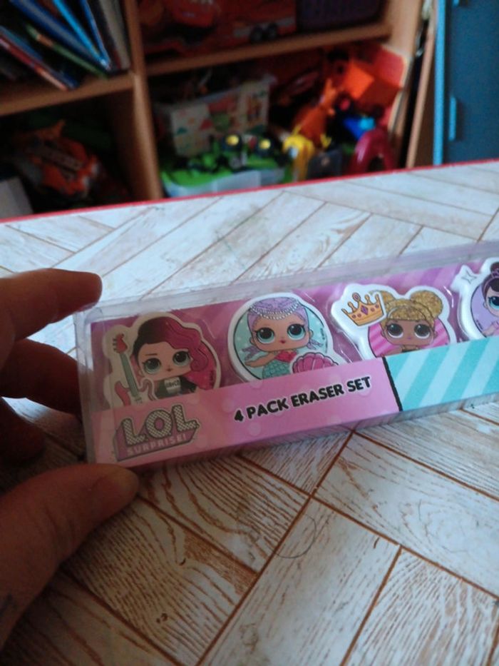 Pack de 4 gommes l.o.l surprise - photo numéro 2