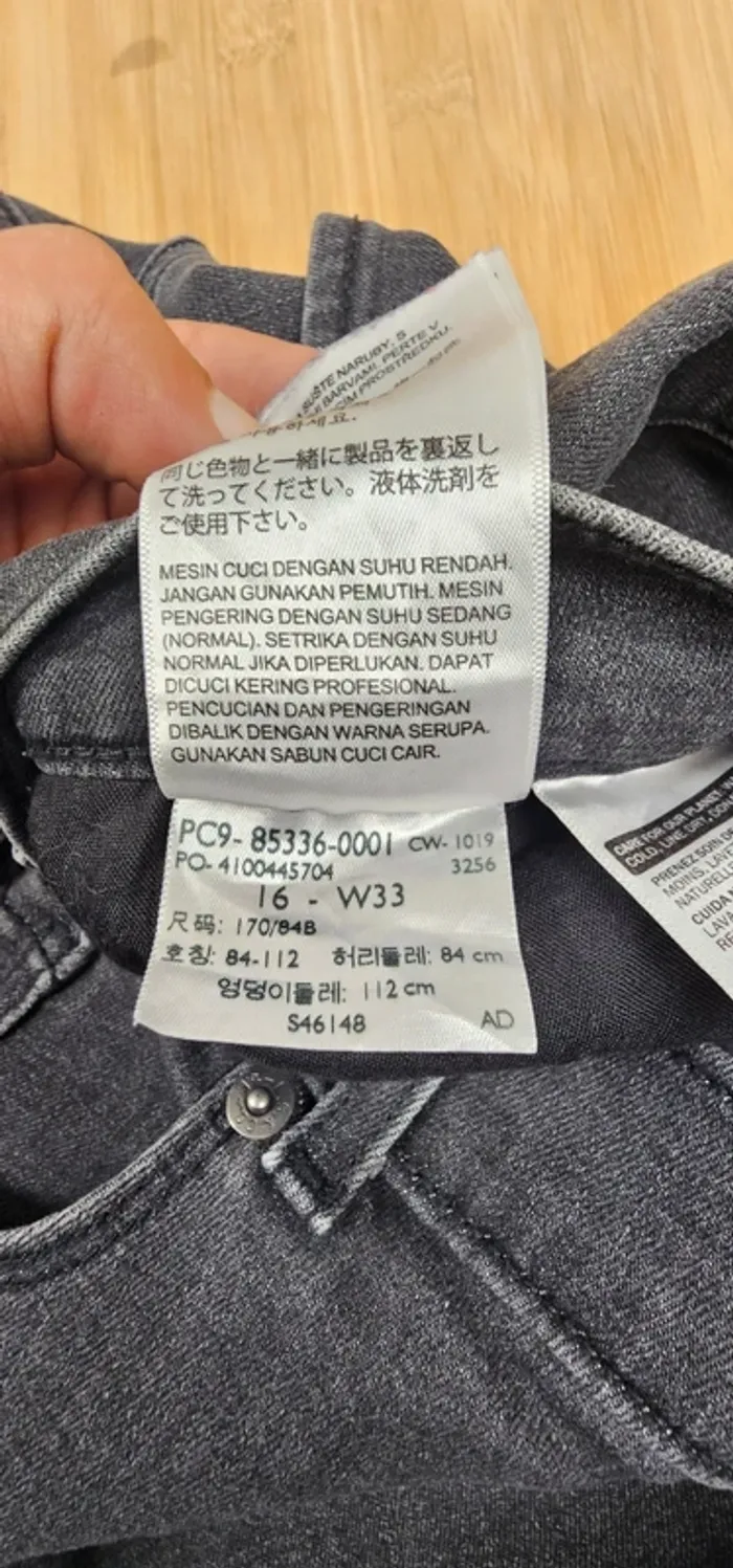 Levi's Classic crop T:48 W33 - photo numéro 10