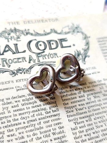 Magnifique petite paire de boucles d'oreilles à clip