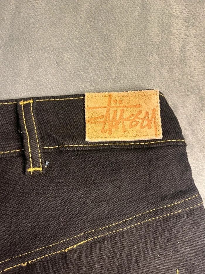 Short/Jort Stussy Black Embroidered Yellow Big Logo Back – Taille L - photo numéro 6