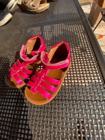 Sandales pom d’api 23 filles