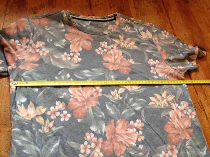 T shirt floral ✧ col rond ✧ manches courtes ✧ look masculin ✧ taille 36 ✧ Teddy Smith - photo numéro 7