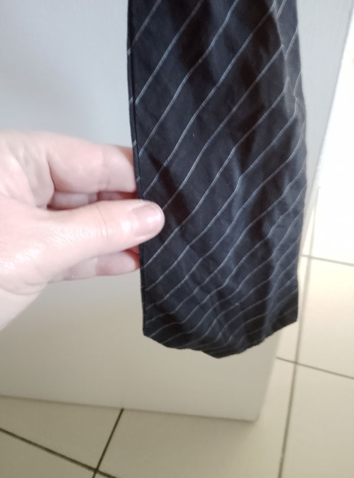 Cravate noir rayée blanc - photo numéro 1