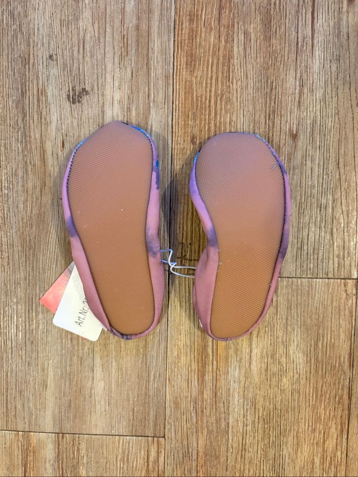 Chaussons Disney taille 27 - photo numéro 2