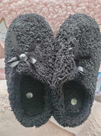 Paire de chaussons noir-Pointure 38