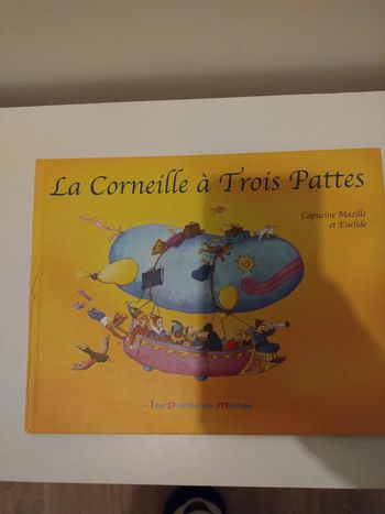 Livre La Corneille à trois pattes