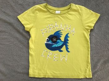T-shirt jaune