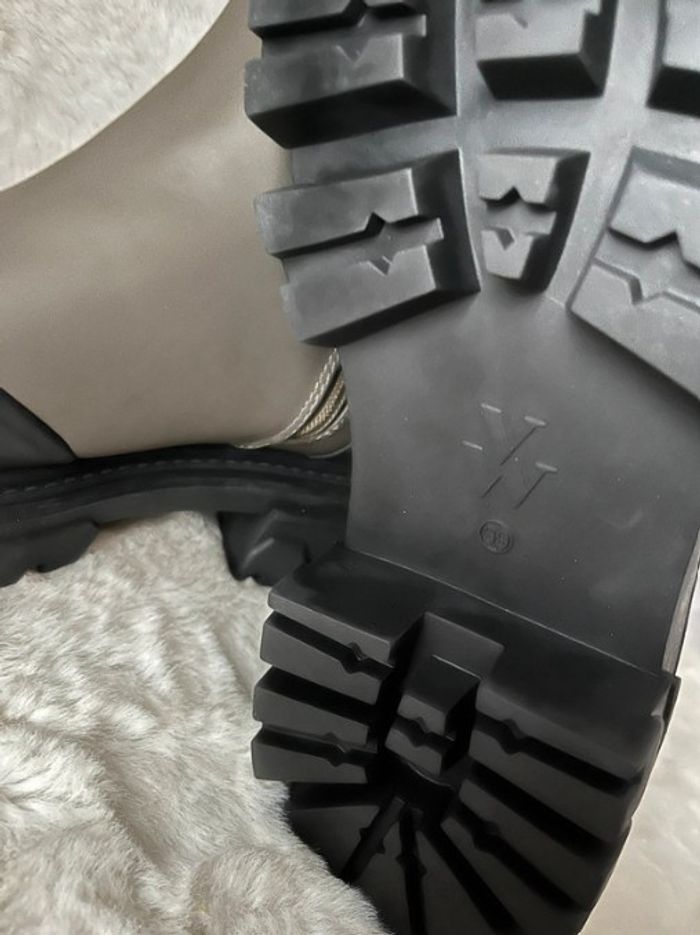 Bottes kaki Vanessa Wu pointure 39 Talons 4 cm Neuves dans la boîte d origine - photo numéro 8