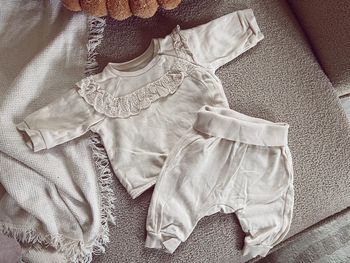 Ensemble beige h&m avec volants broderie anglaise