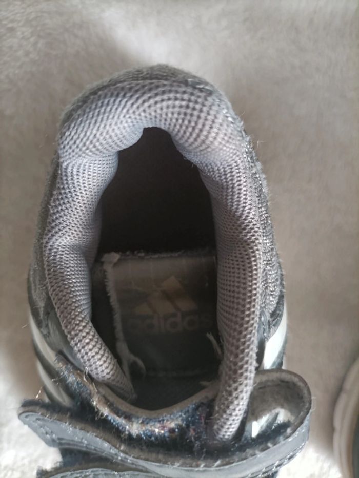 Baskets Adidas bleu marine – Taille 19 - photo numéro 2