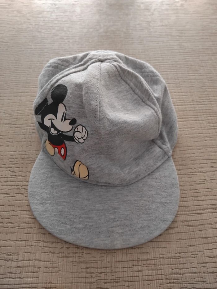 Casquette 6/9 mois