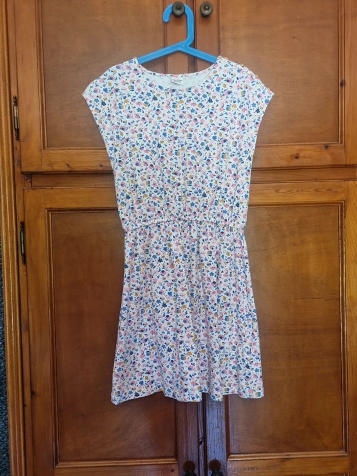 Robe tape à l'oeil