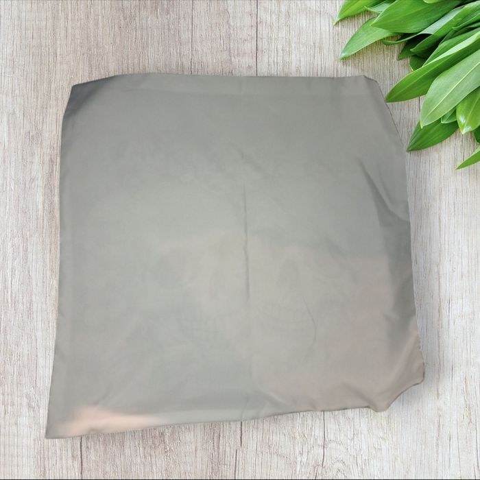 Housse de coussin  tête de mort gothique - photo numéro 3