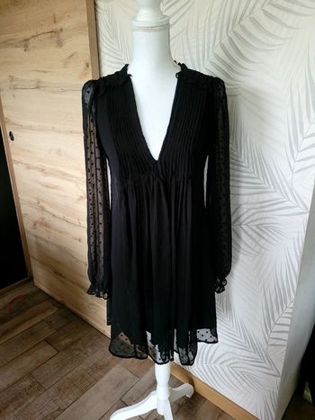 Très jolie robe taille XS noir zara