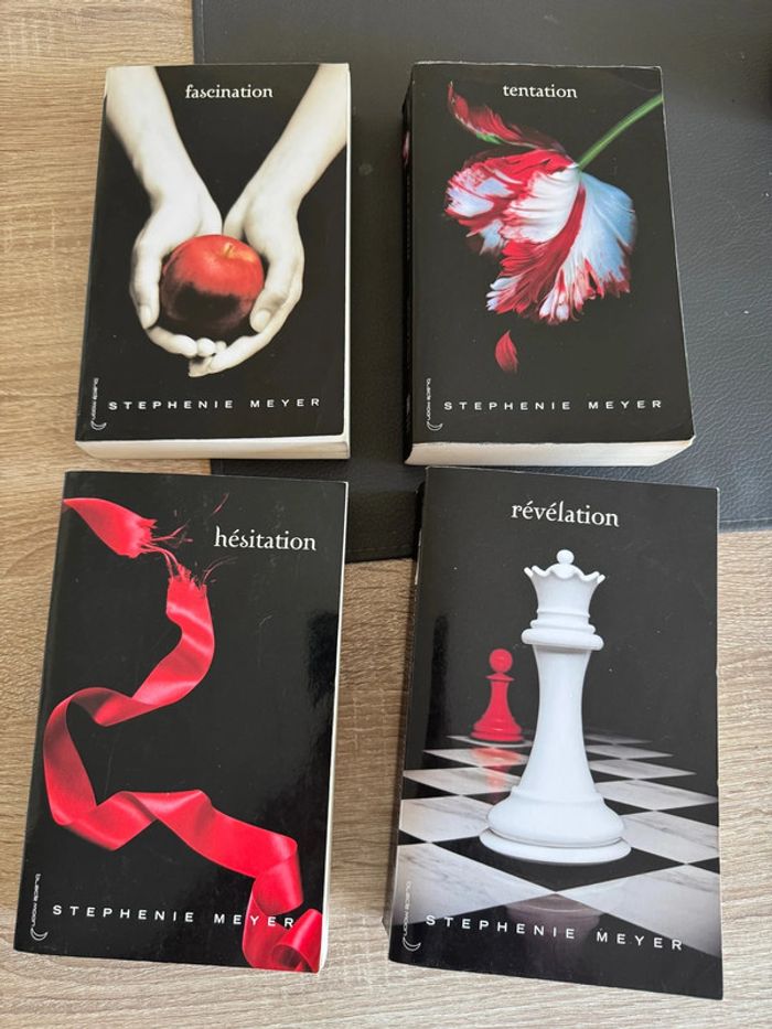 Twilight 4 tomes Stéphanie Meyer