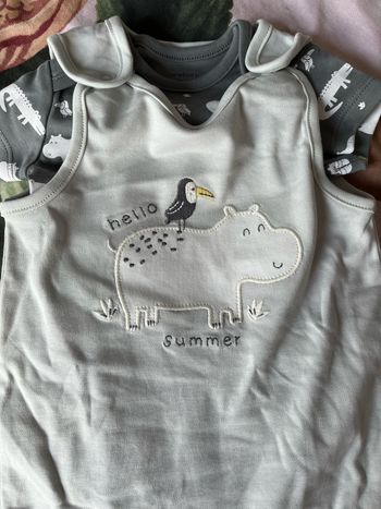 Ensemble 6 mois de chez C&A tout neuf