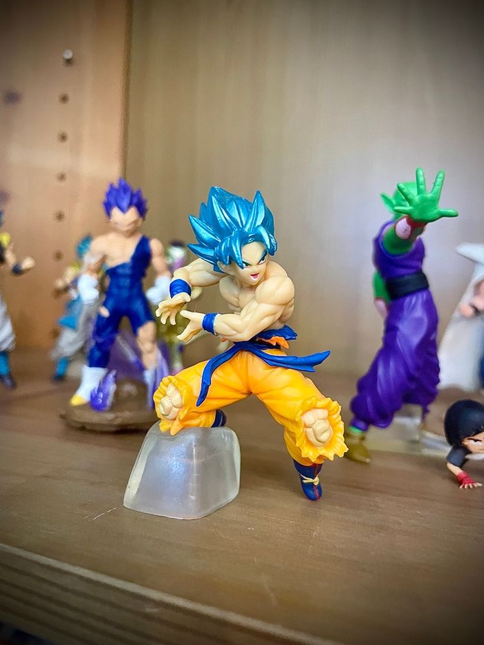 Figurine dragon ball gashapon hg Goku ssj bleu