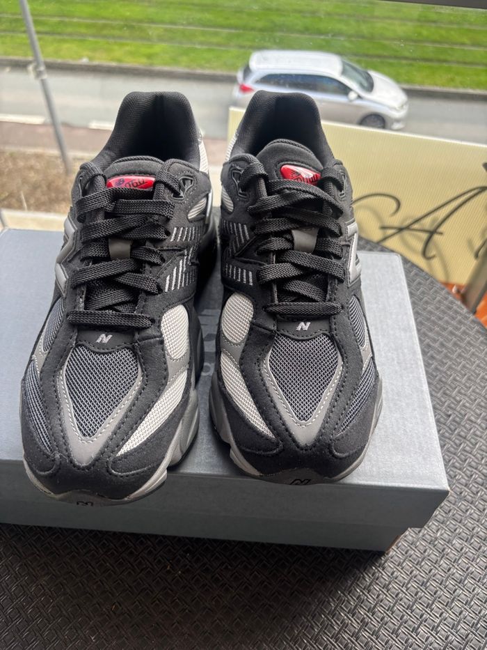 New Balance 9060 - black neuves tailles 40 - photo numéro 2