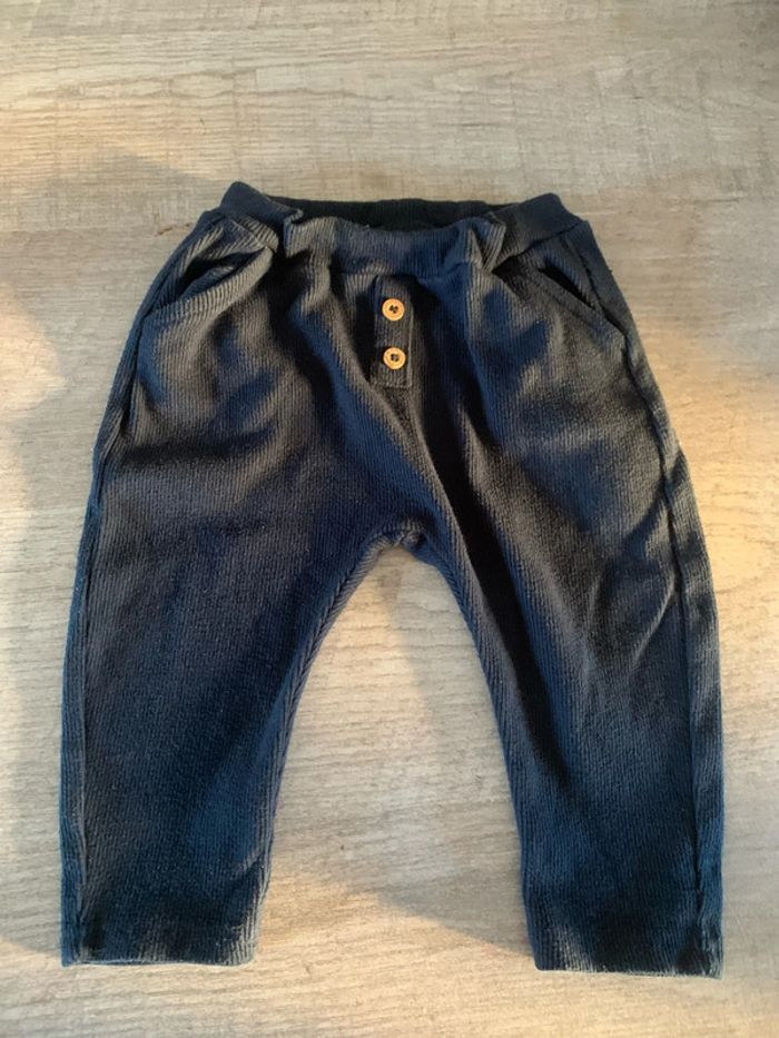 Pantalon tape à l’œil 9 mois