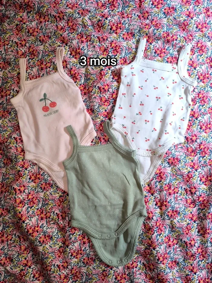Lot 3 bodies bretelles cerises 🍒