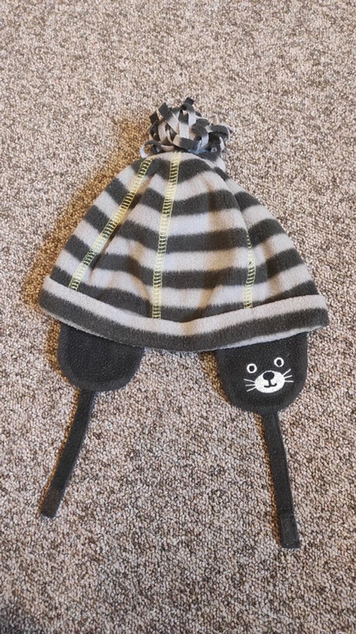 Bonnet gris avec oreilles