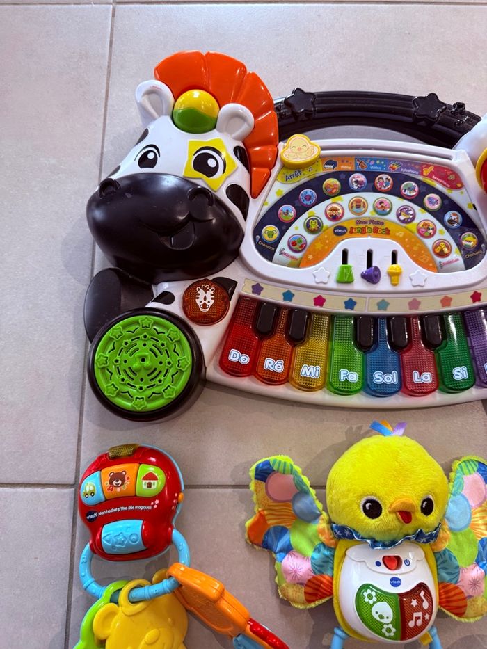 Lot de jouets - photo numéro 2