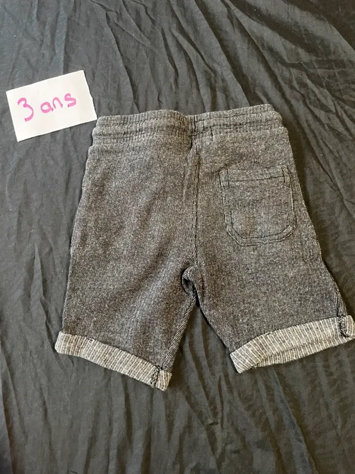 Short gris - photo numéro 2