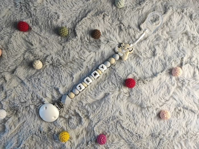 Attache tétine Simba ✨