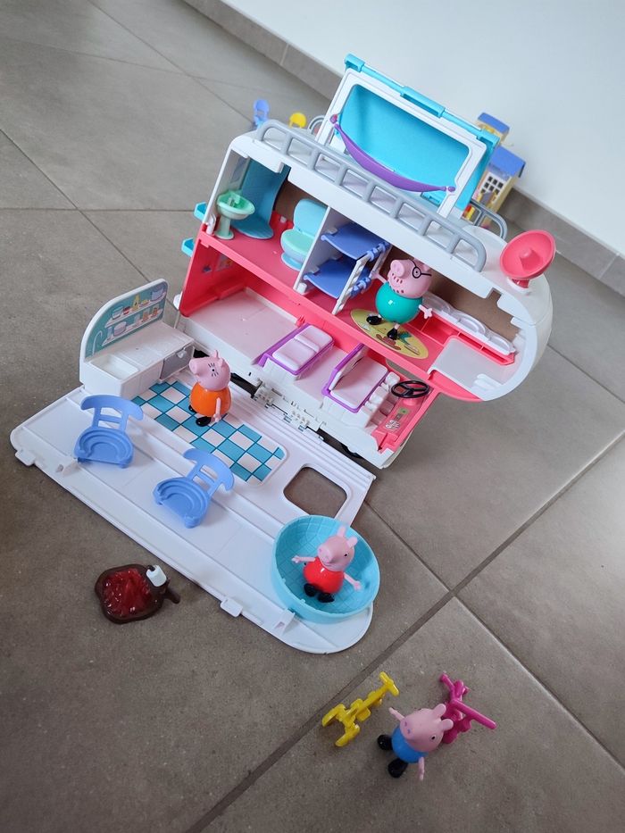 Camping car Peppa pig - photo numéro 4