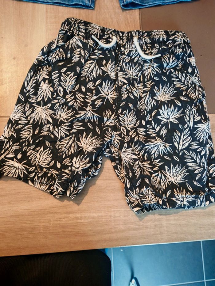 Lot shorts 4 ans - photo numéro 2