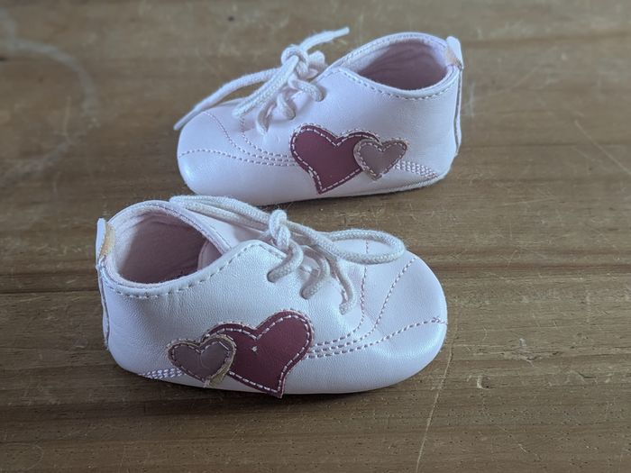 Chaussons/chaussures coeur bébé fille 6-9 mois