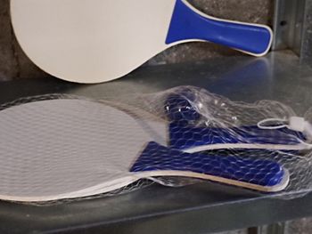 Raquettes bois blanc/bleu