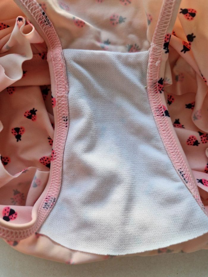 Lot 2 maillots de bain 1 chapeau été 4 ans - photo numéro 8