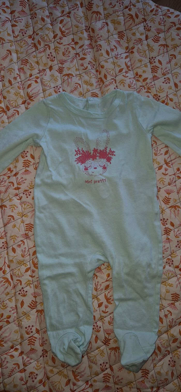 6 pyjamas - photo numéro 3