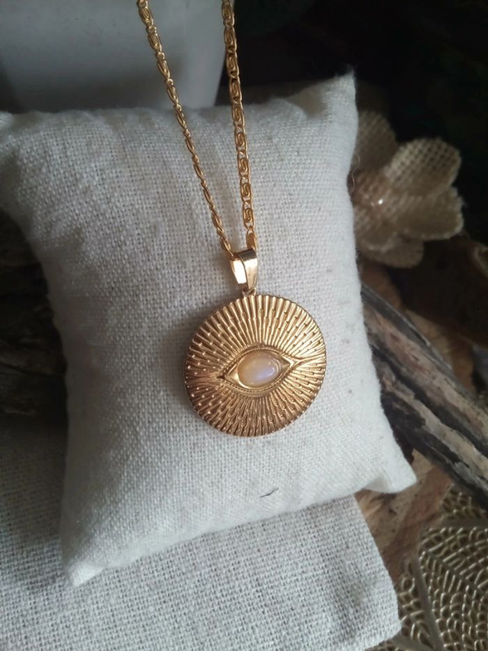 Collier médaillon oeil avec véritable pierre de lune - photo numéro 3