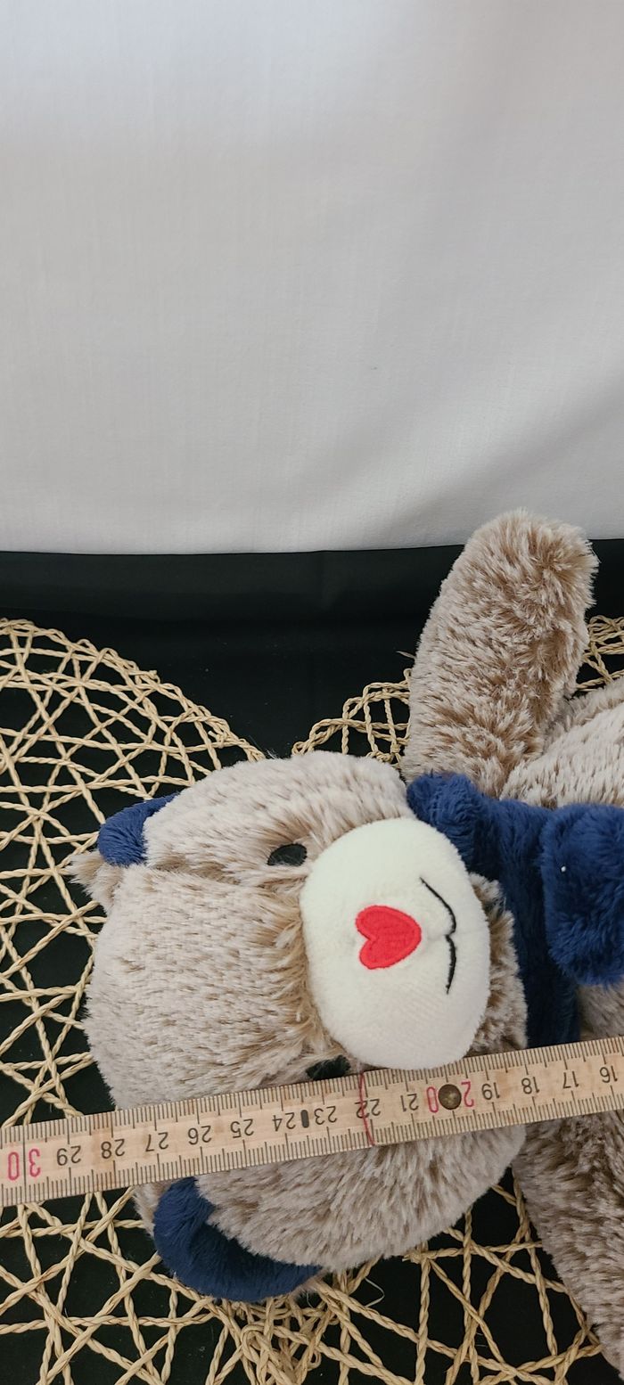 Peluche ours FRANCOISE SAGET gris écharpe bleue nez en coeur assis - photo numéro 4