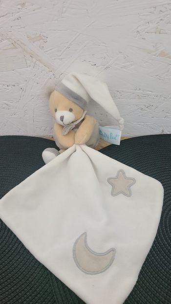 Doudou Ours bonnet beige gris étoile lune luminescent Baby Nat Babynat
