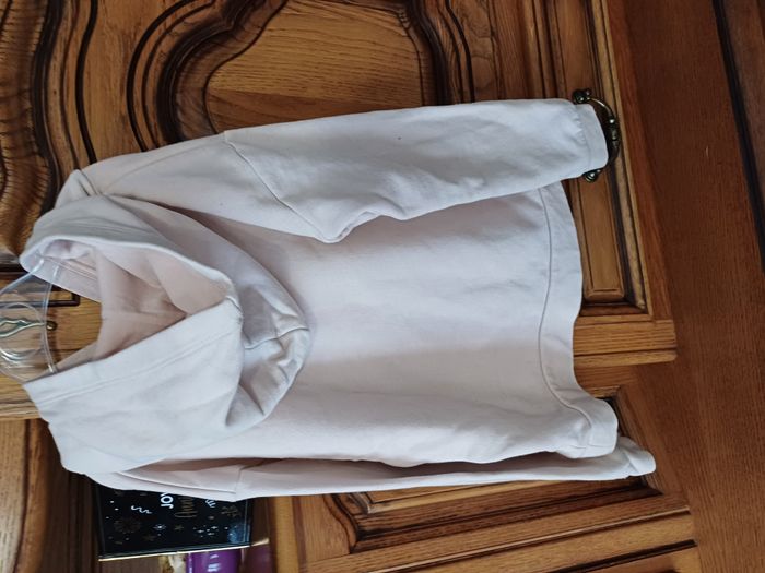 2 sweats filles Taille 8 ans - photo numéro 4