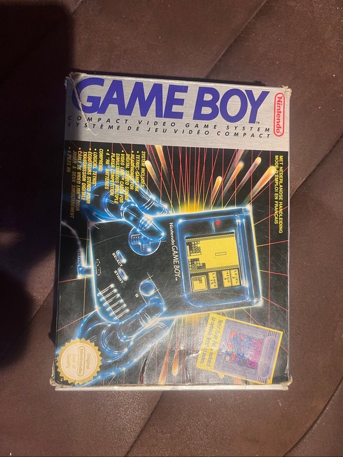 Game boy en boîte - photo numéro 2