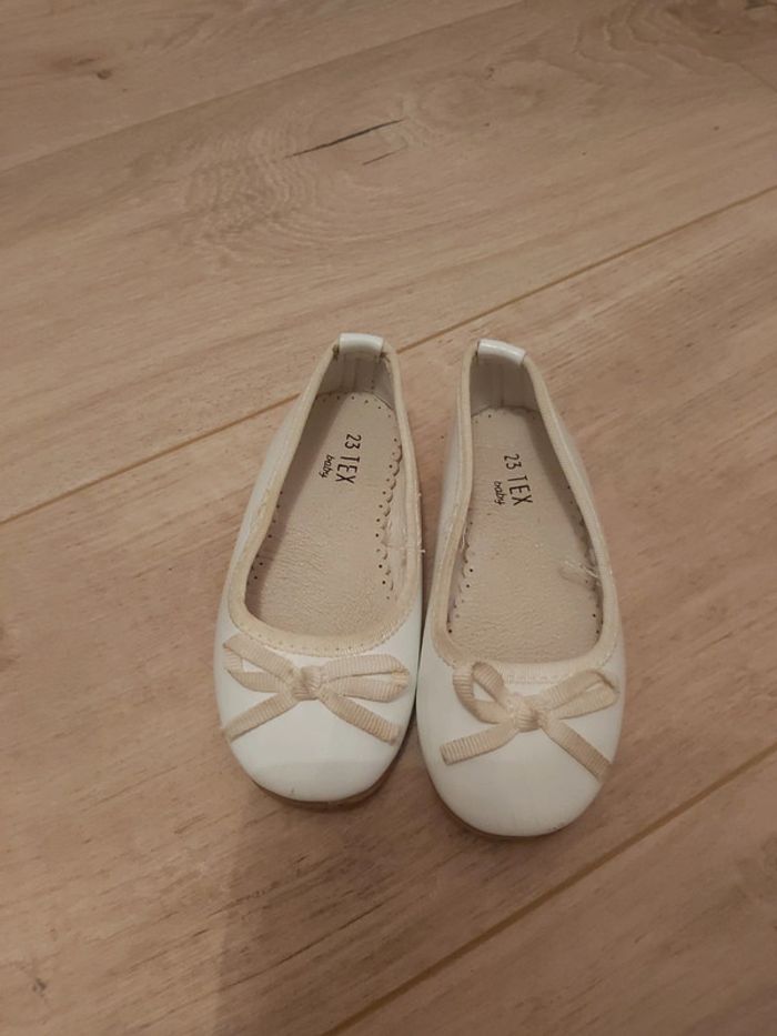 Ballerines blanche Tex baby taille 23 (78) - photo numéro 2