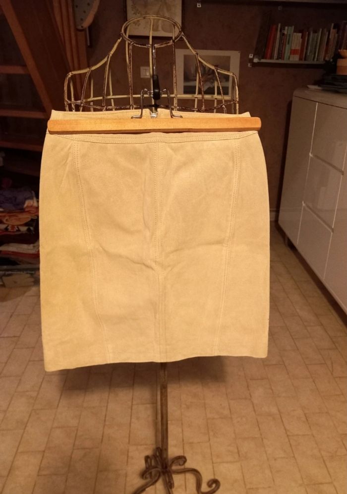 Jupe courte en cuir (T.XS) - photo numéro 2