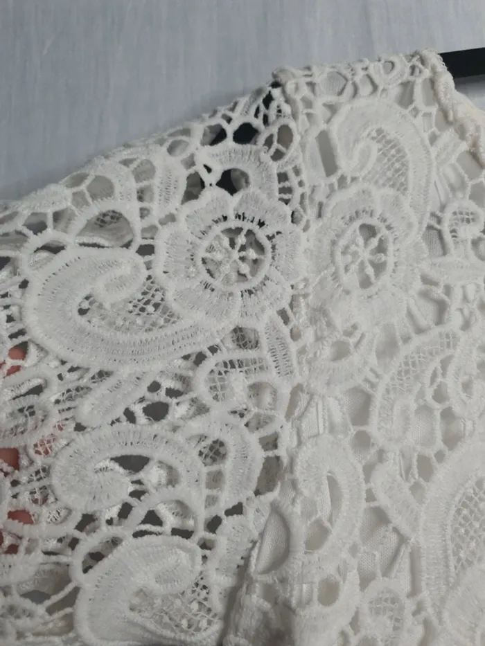 Magnifique robe blanche en dentelle - photo numéro 4