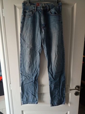 Jeans oboush taille 38 coloris bleu clair idéal pour le travail