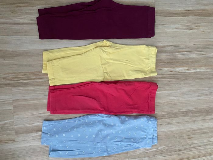 4 leggings neuf mots d’enfants 18mois