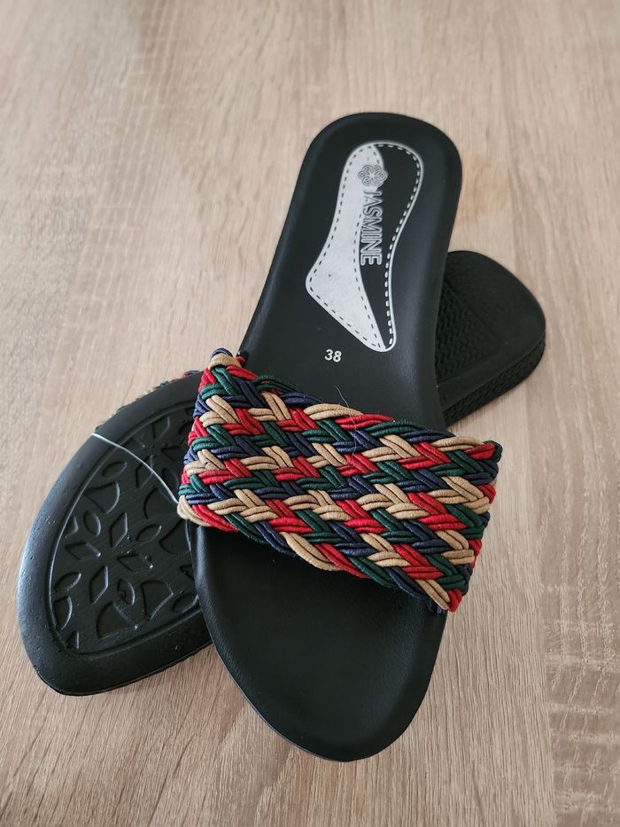 Lot de 5 paires de chaussures/claquettes neuf - photo numéro 6