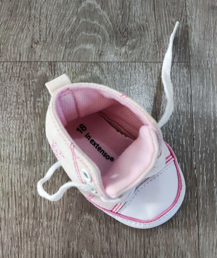 Chaussures / tennis en toile rose bébé 3 mois taille 18 - neuves - photo numéro 3